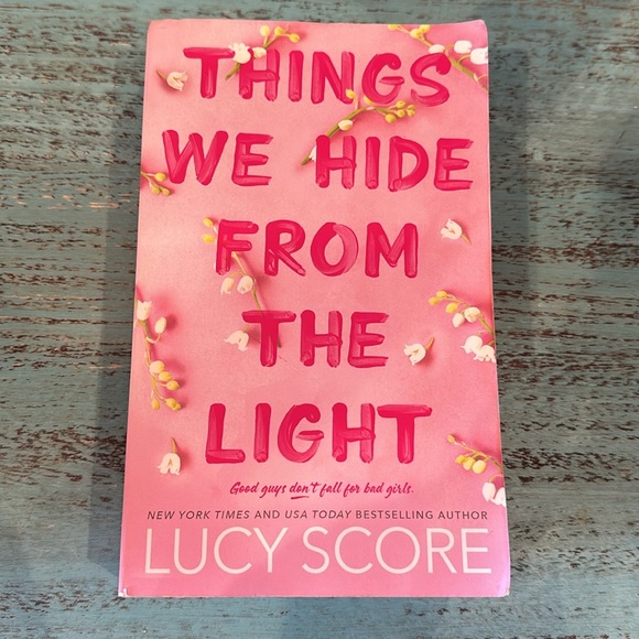 Lucy Score Knockout series. - Picture 4 of 4